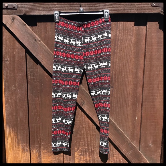 Deer Snowflake Capri Leggings - Picture 5 of 5